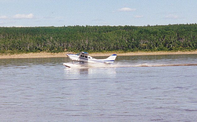 206 Water Takeoff.jpg (56256 bytes)